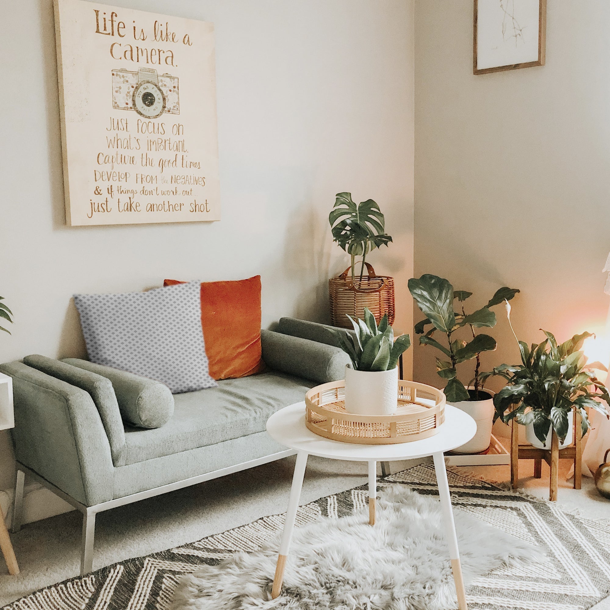 Coussin de santé blanc avec carreaux délicats