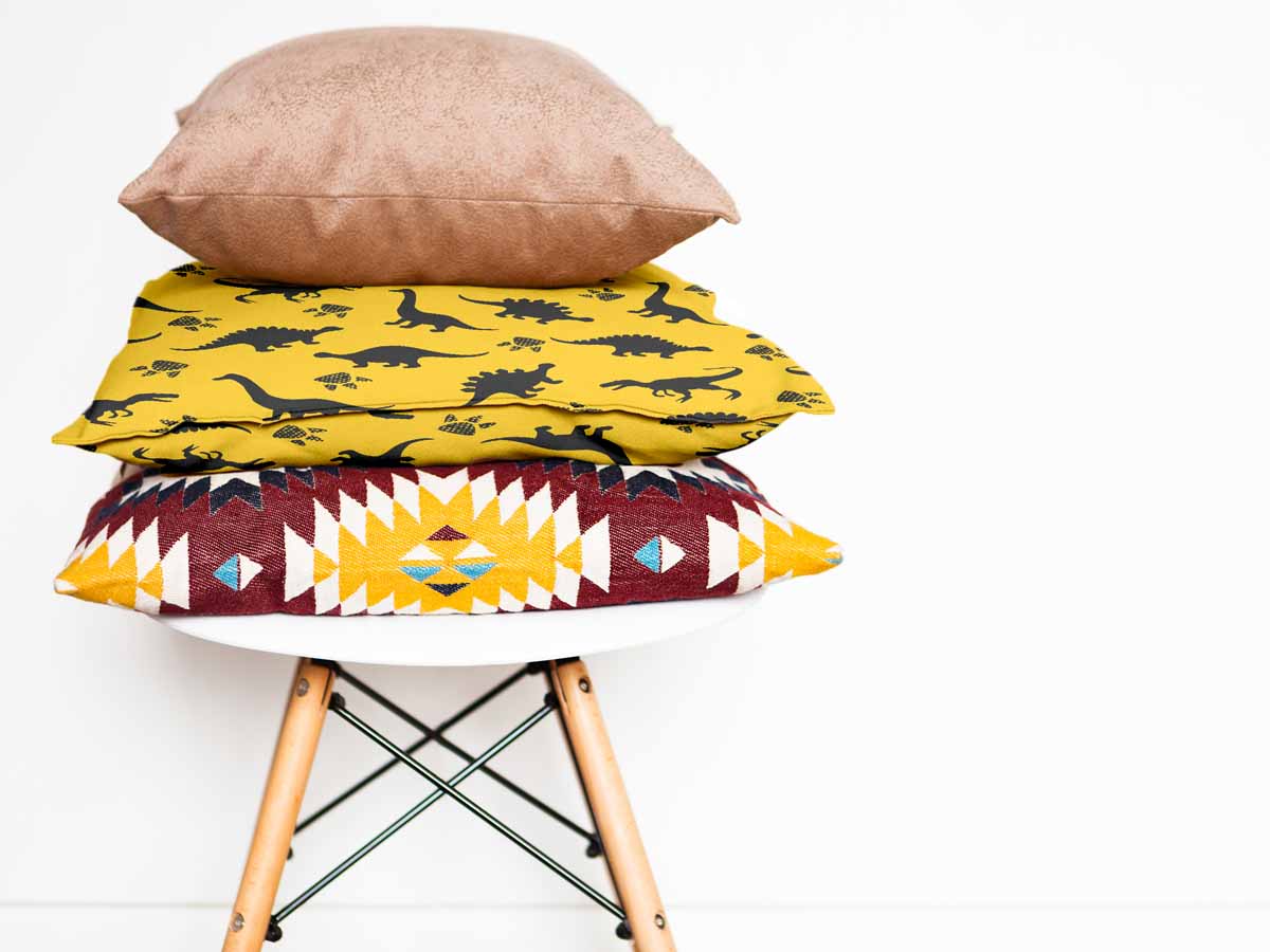 Coussin de santé jaune avec dinosaure