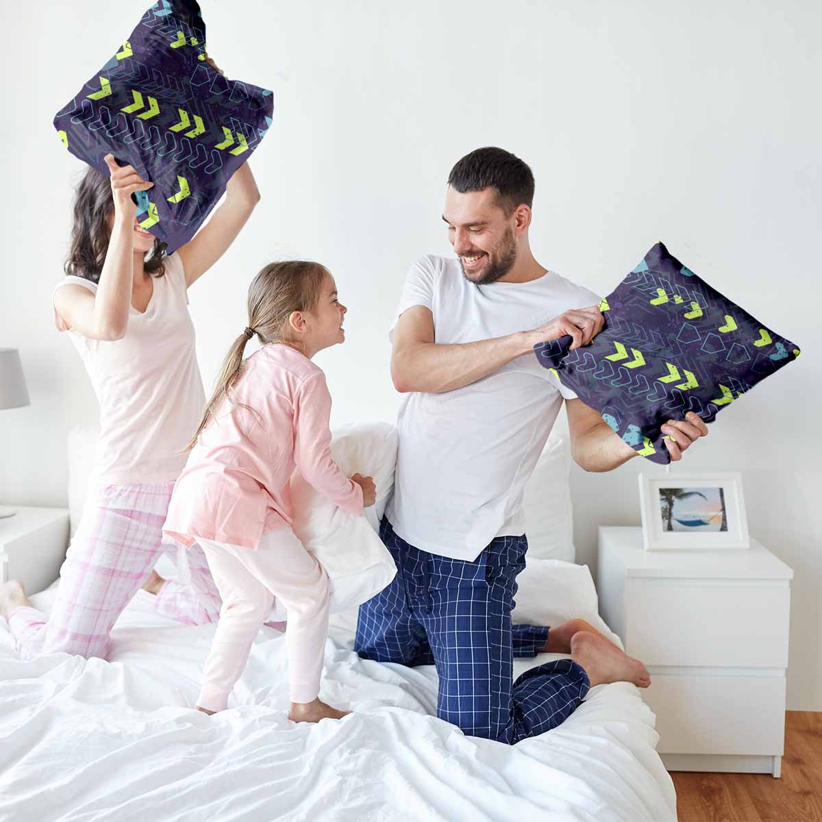 Coussin de santé bleu foncé avec flèches