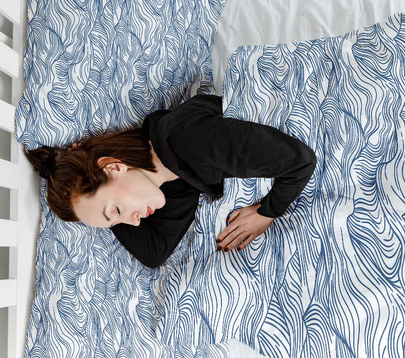 Ensemble de linge de lit avec couverture thérapeutique motifs ondulés en bleu