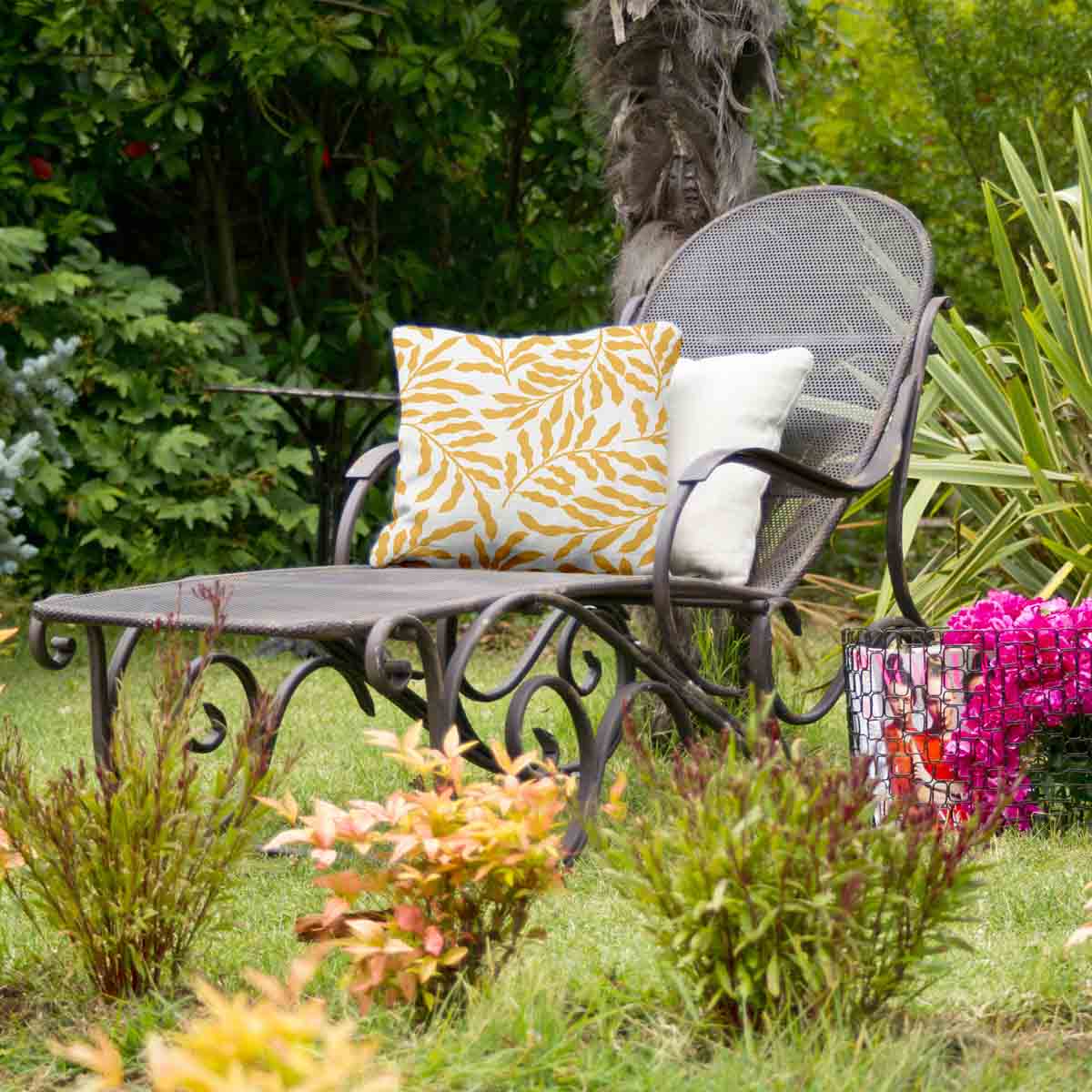 Coussin de santé avec des branches jaunes