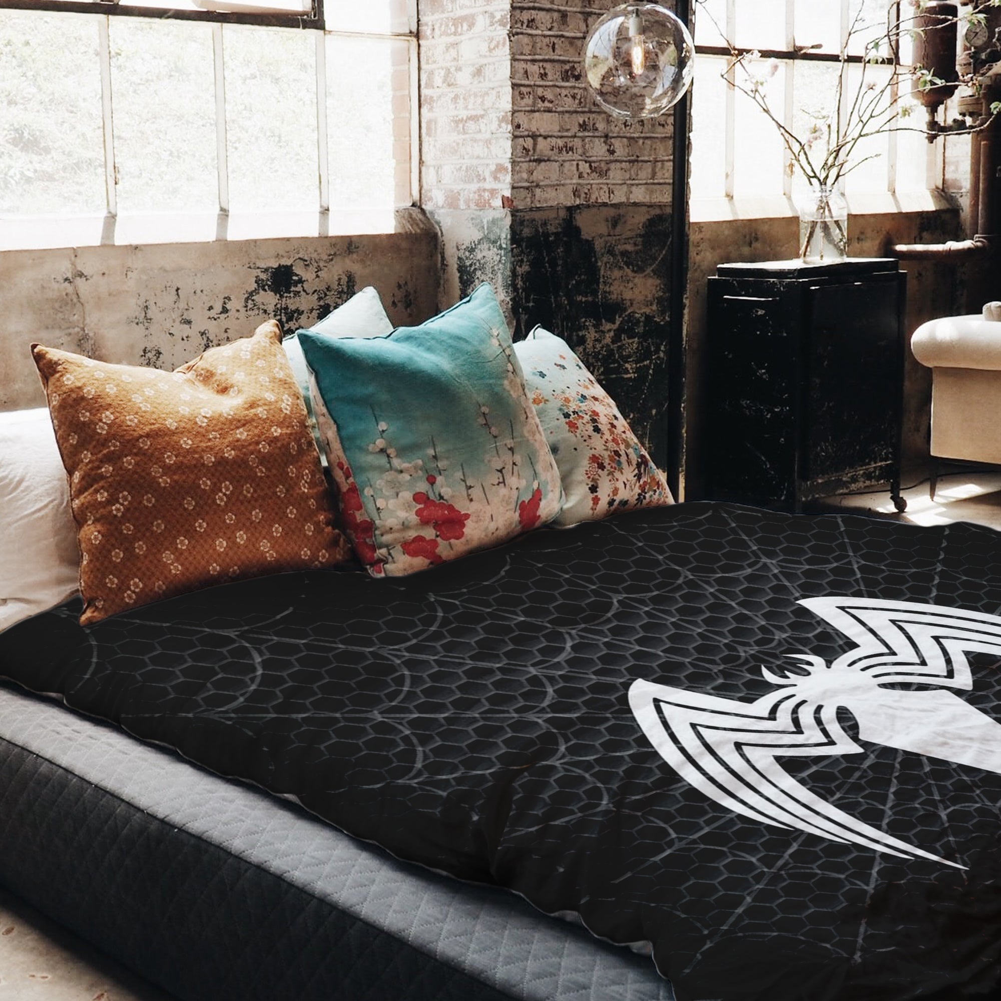 Couverture thérapeutique originale - Housse en coton noire avec araignée