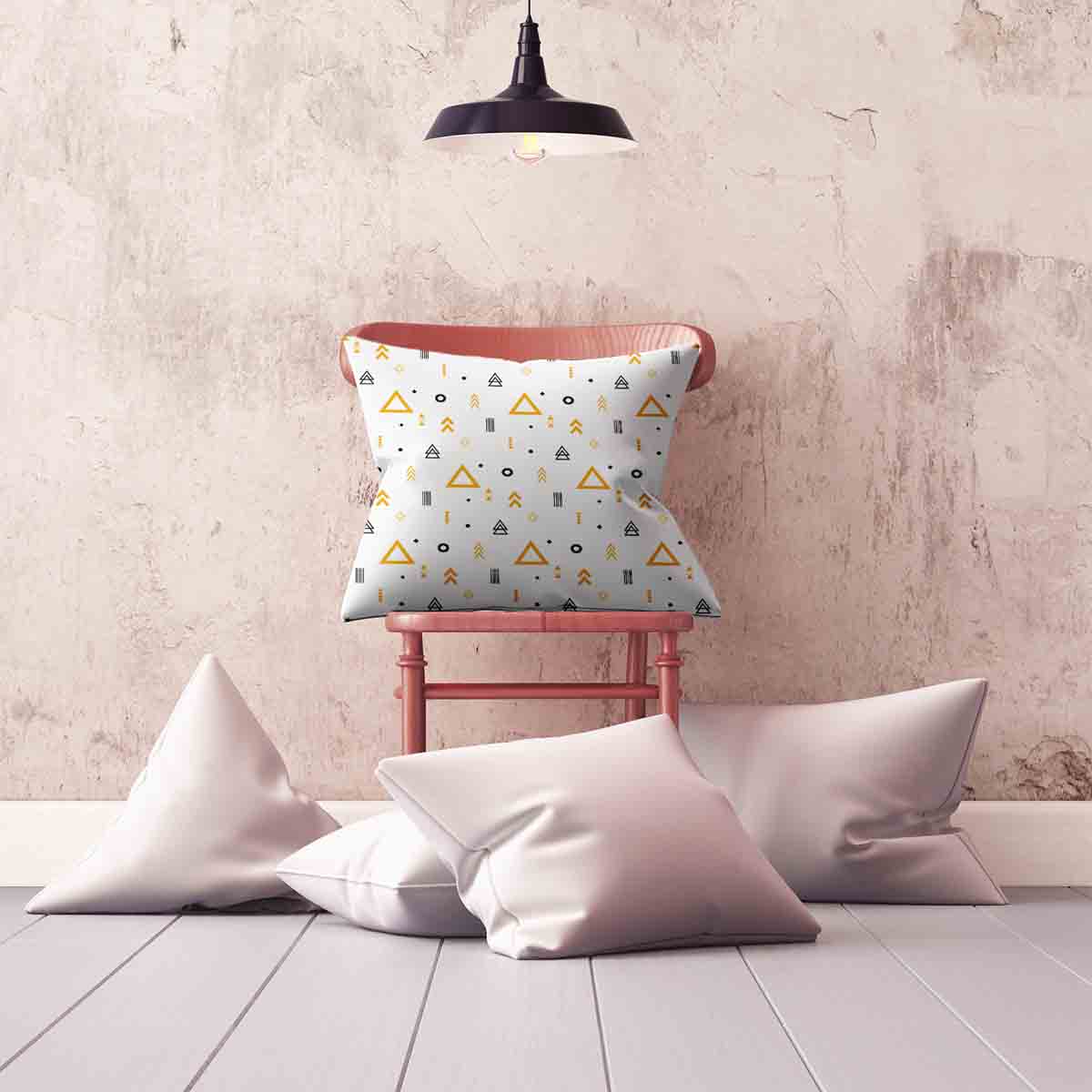 Coussin de santé blanc avec des triangles jaunes