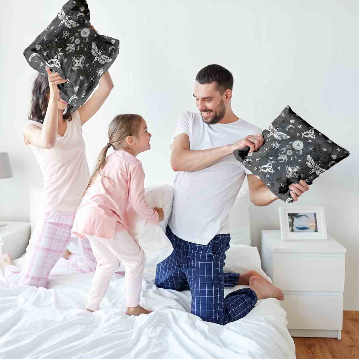 Coussin de santé noir libellule effrayante