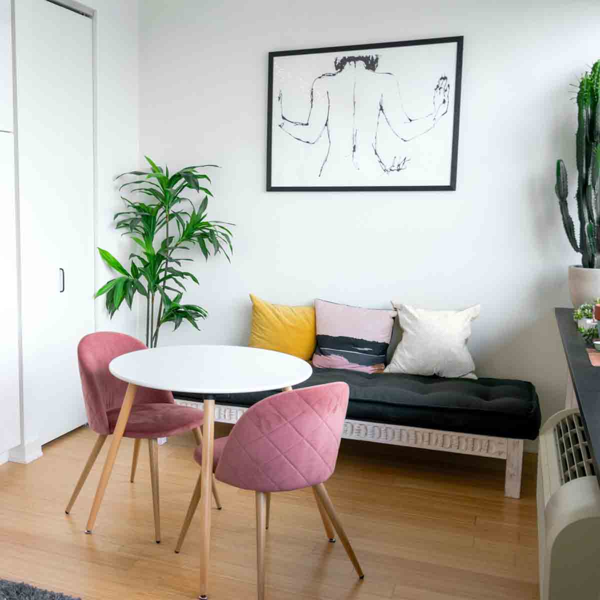 Coussin de santé blanc avec des petits points dorés