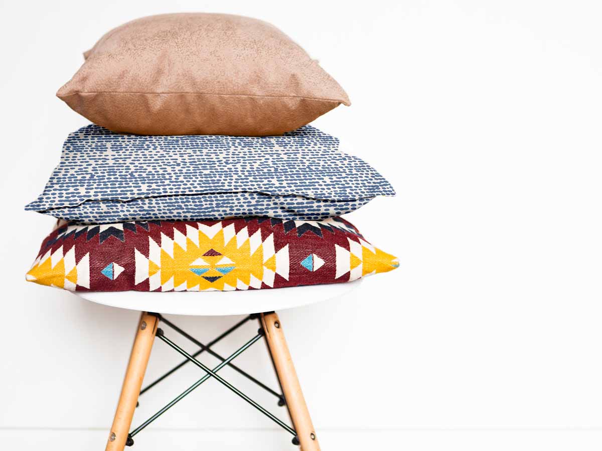 Coussin de santé avec des pois bleus