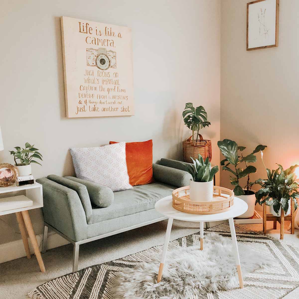 Coussin de santé avec des points orange