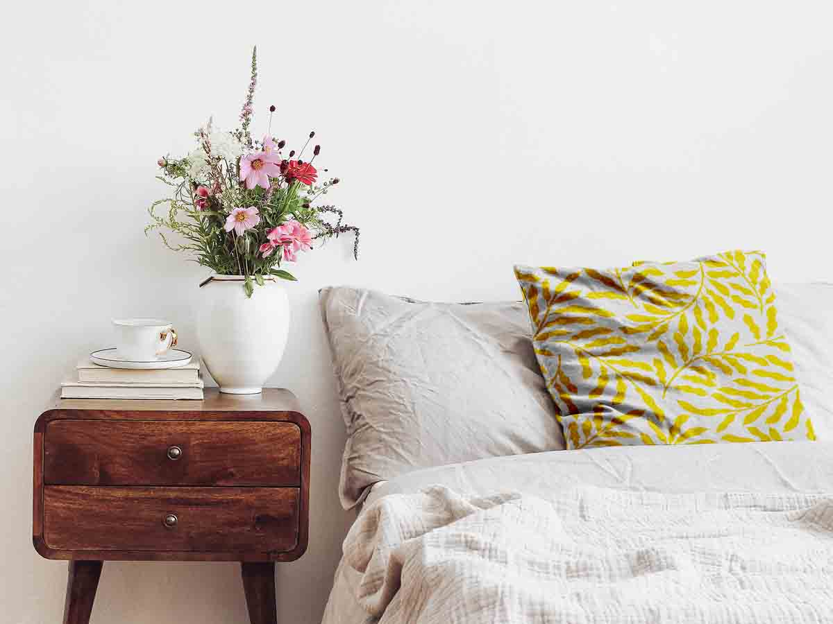 Coussin de santé avec des branches jaunes