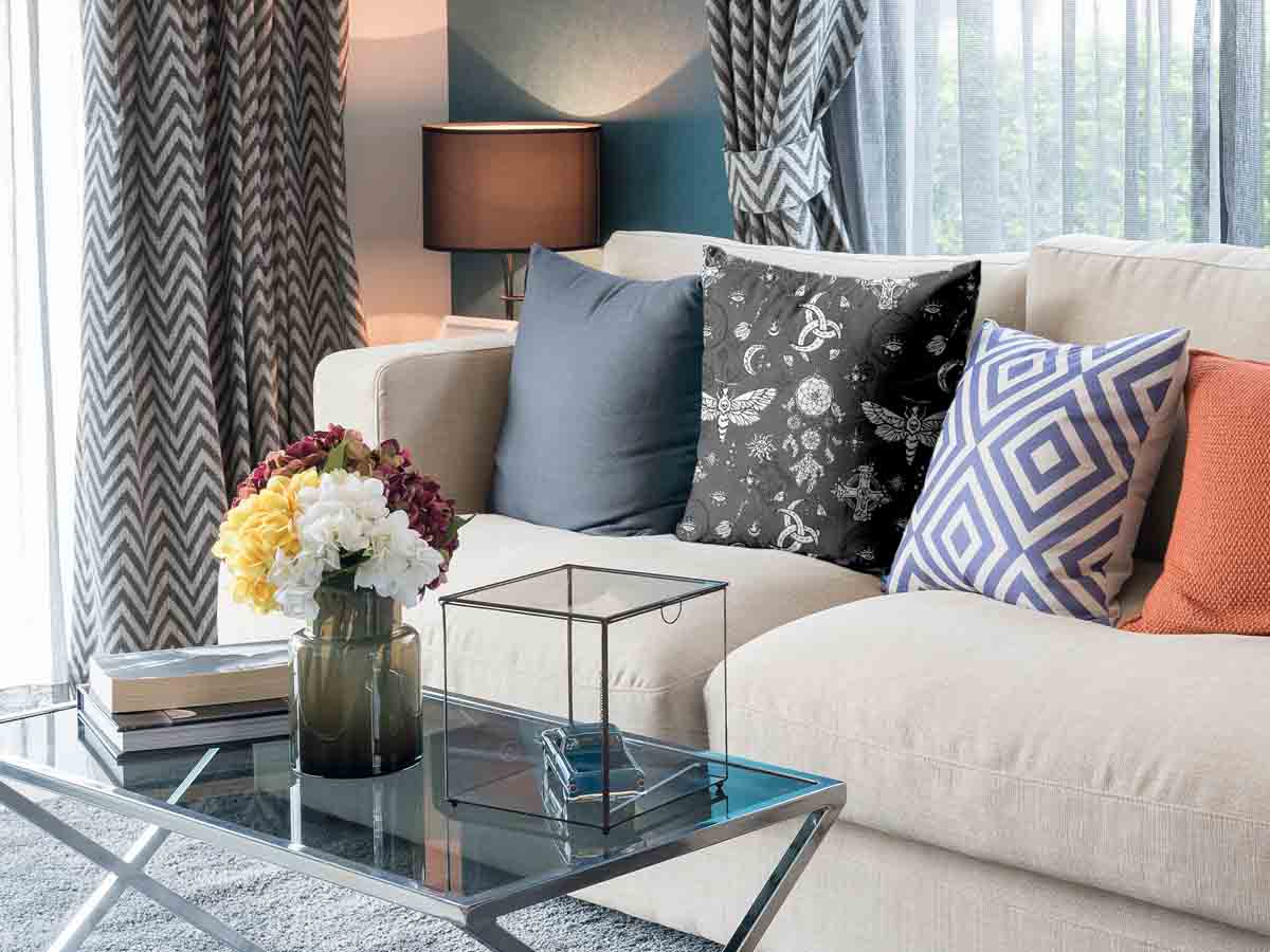 Coussin de santé noir libellule effrayante