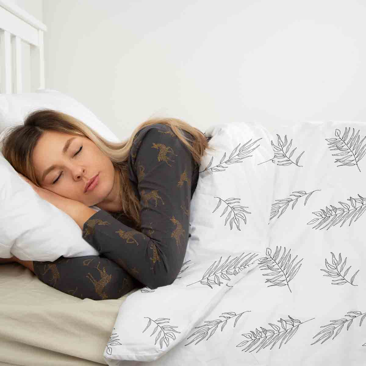 Ensemble de literie avec couverture thérapeutique blanc avec branches grises