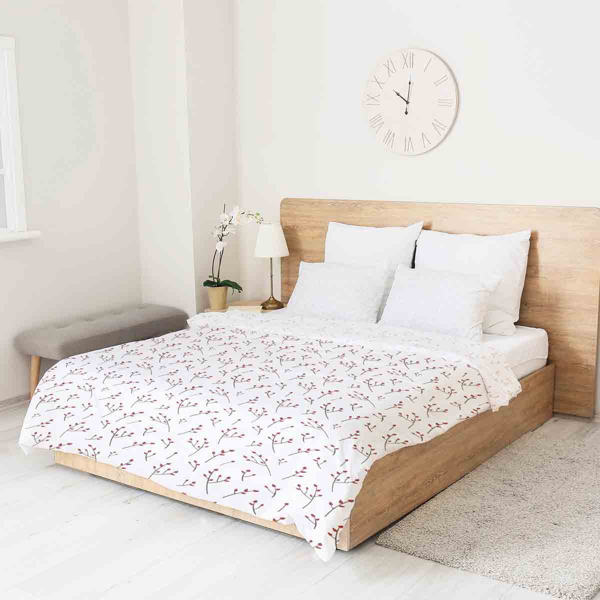 Ensemble de literie avec couverture thérapeutique blanc avec délicates roses