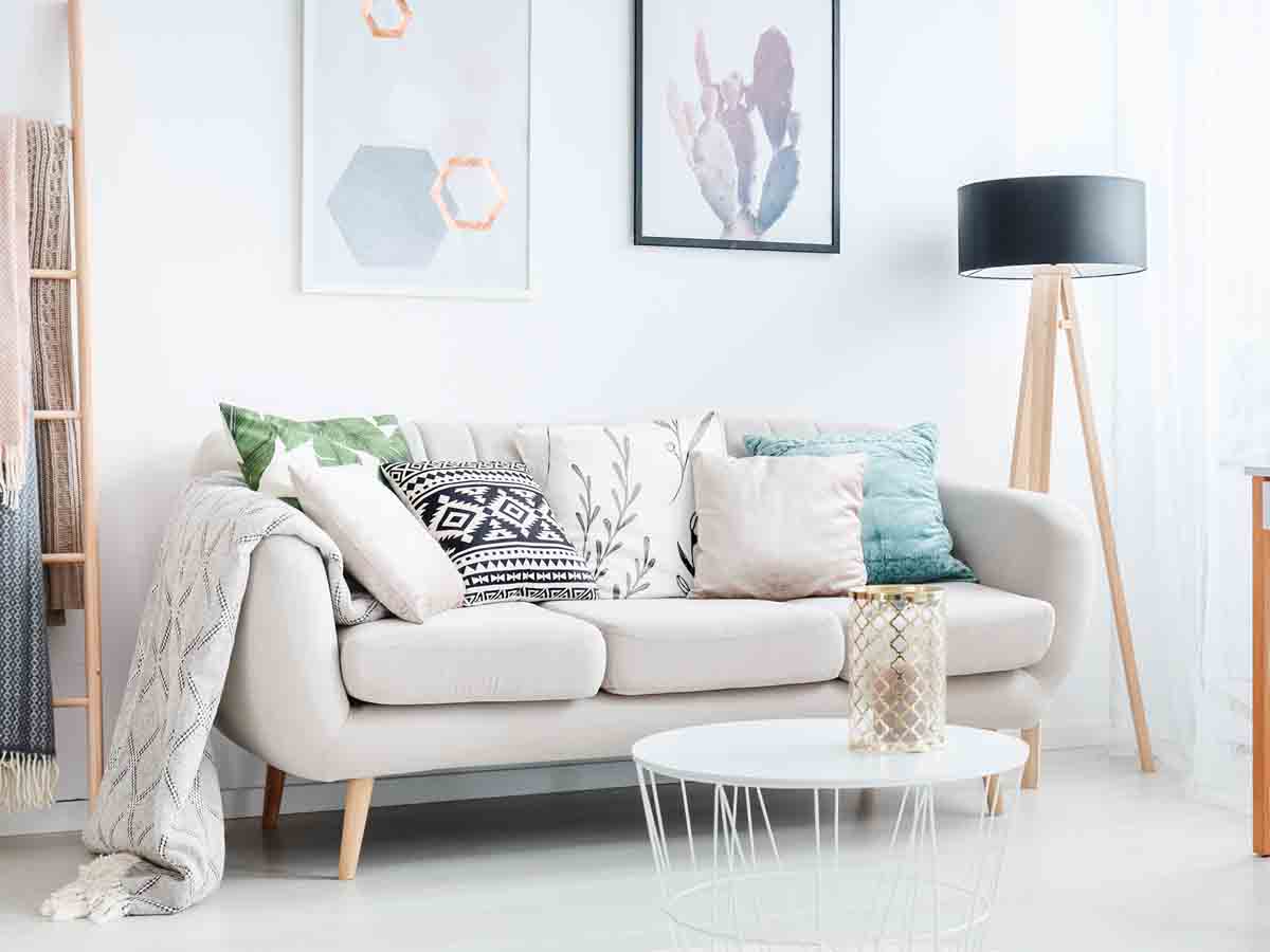 Coussin de santé blanc avec des branches noires