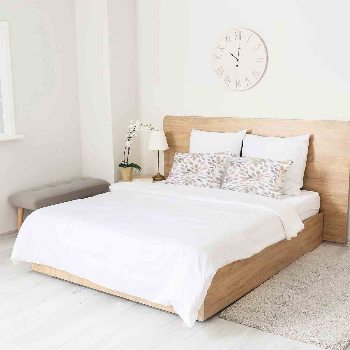 Coussin de santé blanc avec branches brun clair