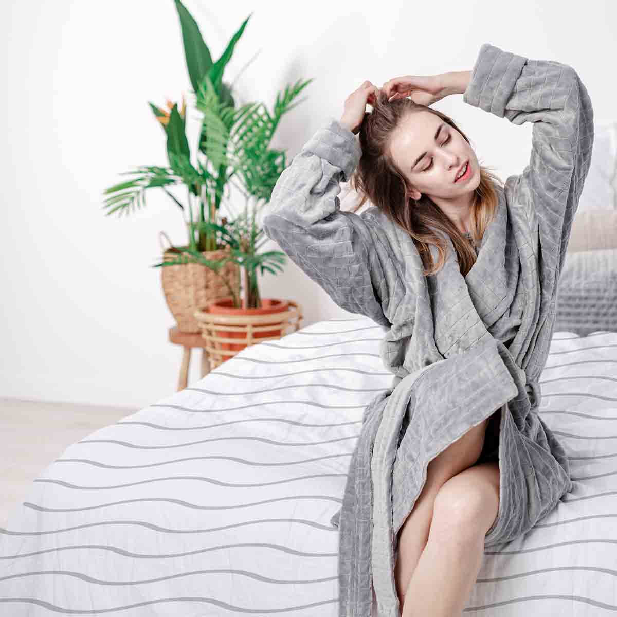 Ensemble de linge de lit avec couverture thérapeutique motif ondulé gris clair