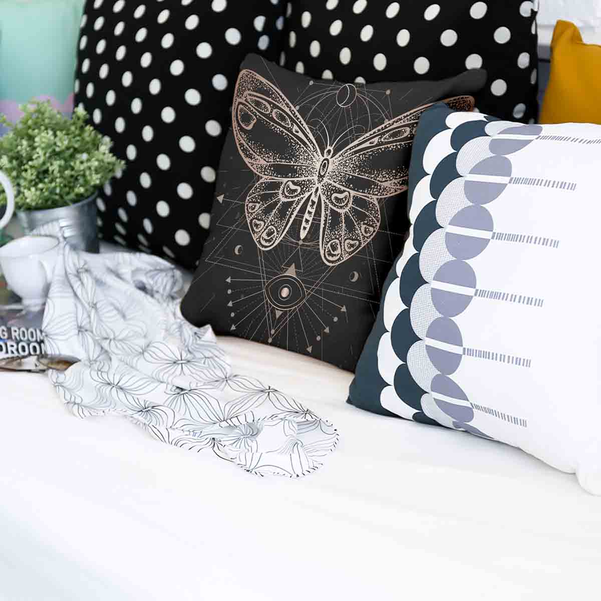 Coussin de santé noir avec papillon