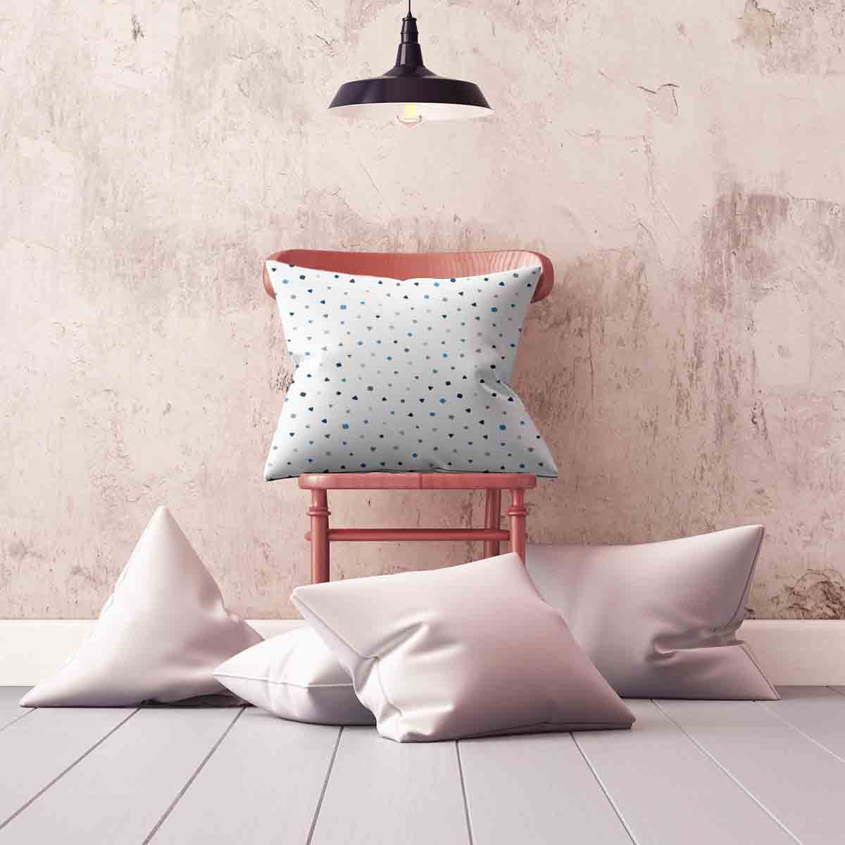 Coussin de santé blanc avec petites formes bleues
